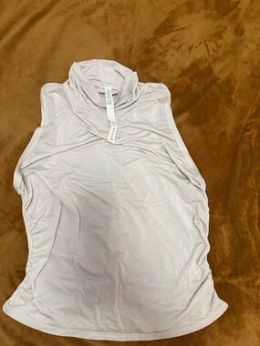 Sleeveless Lululemon Turtleneck Top in Light Grey Size Large